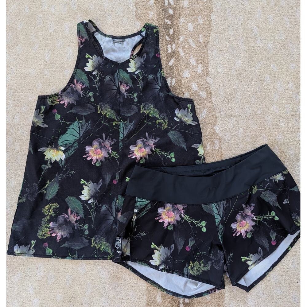 Osielle Moody Floral Set - Racerback Tank Top & Roga Shorts - Medium (Sz 6 & 8)